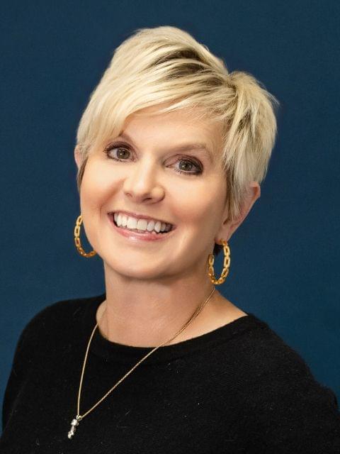 Picture of Kari Dawson.